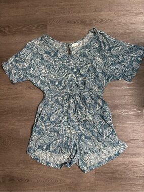 Ivy Blue Paisley Romper Size M Boho Flutter Sleeve Tie Waist Dress Shorts Summer